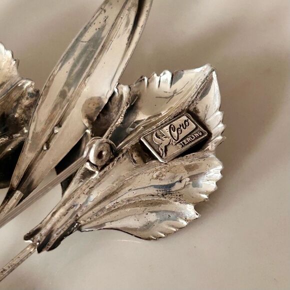 Vintage CORO Cala Lilly Brooch Sterling Silver, Large 4x2 Preowned, Excellent - Picture 3 of 3